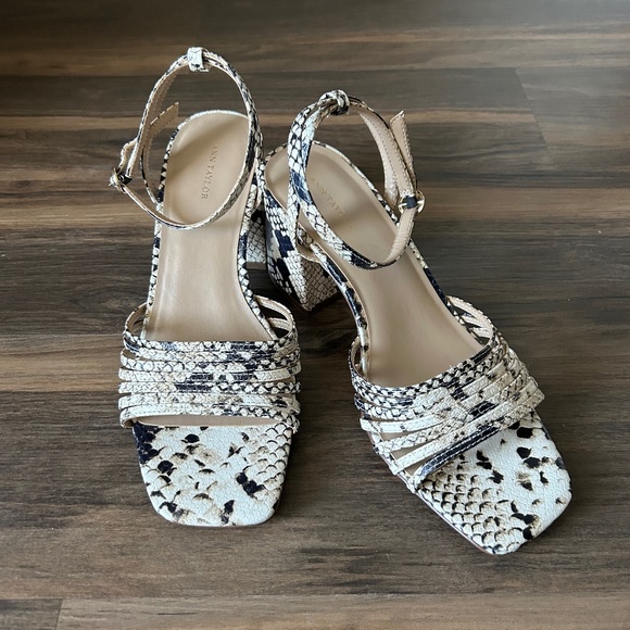 Ann Taylor Shoes - Ann Taylor block heel snake print shoes